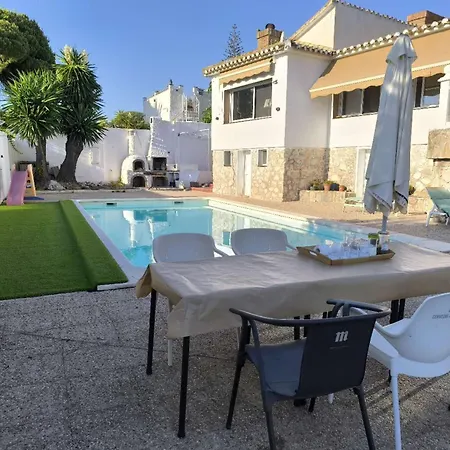 Marbella别墅独立房带泳池 Casa de hóspedes Marbella